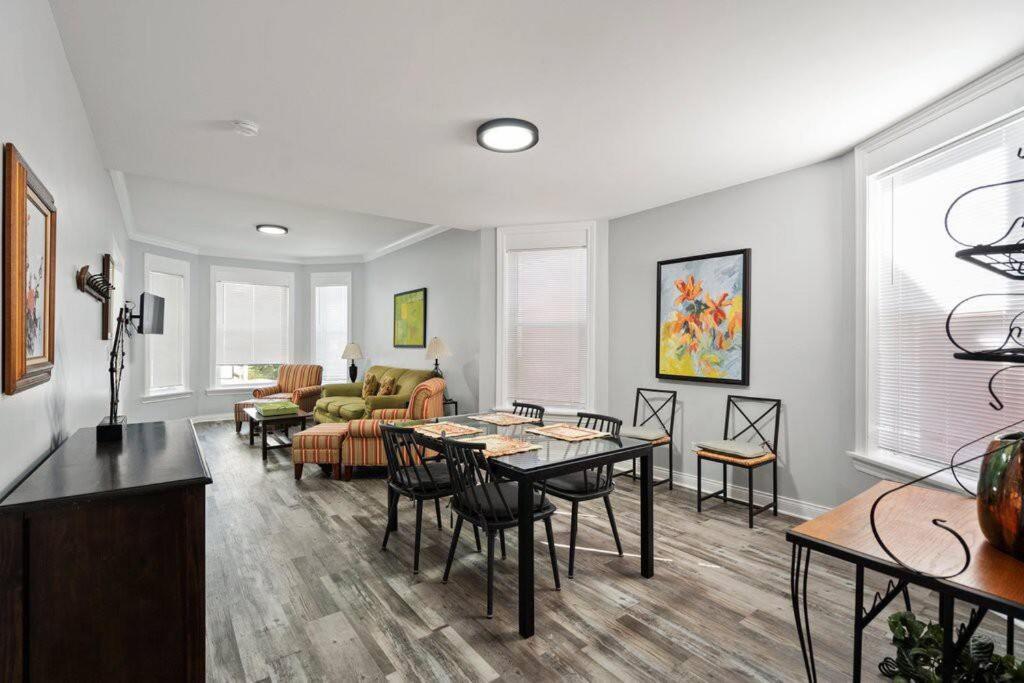 Newly Rehabbed Greystone With 2 Private Apartments, Backyard, Garage, Laundry, Close To Expressway Chicago Exteriér fotografie