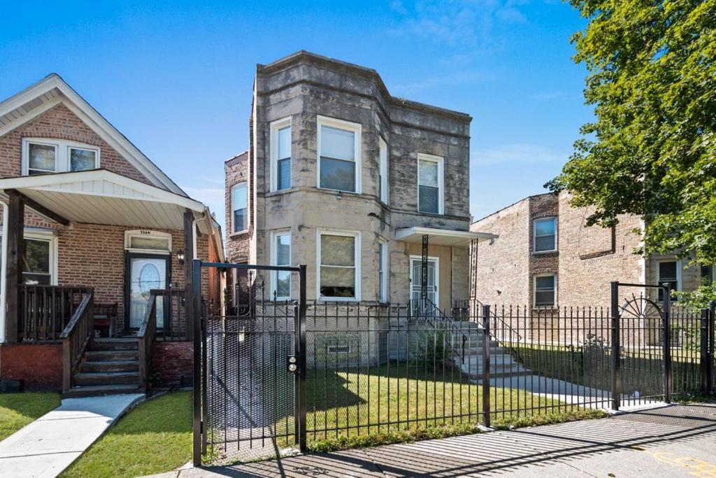 Newly Rehabbed Greystone With 2 Private Apartments, Backyard, Garage, Laundry, Close To Expressway Chicago Exteriér fotografie